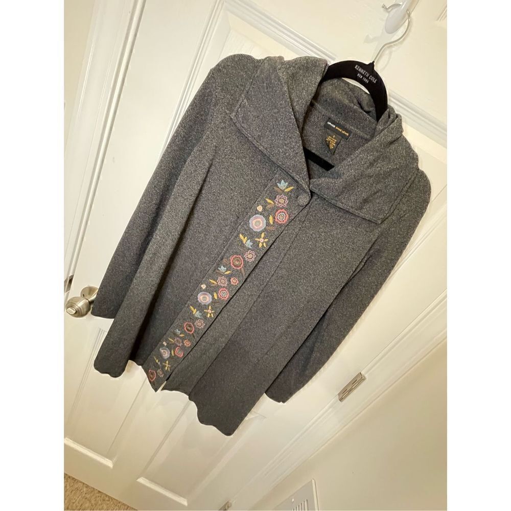 Grace Dane Lewis small gray embroidered cardigan floral